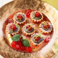 Сырные тарталетки с орехами пекан