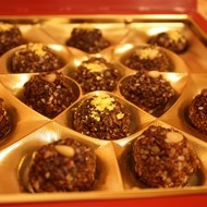 Сыроедческие конфеты с медом и семенами