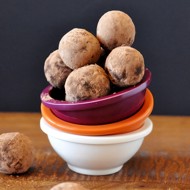 Сыроедческие трюфели с миндалем