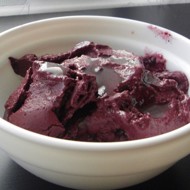 Сыроедческое черничное мороженое