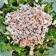 Сливочный салат с грибами шимеджи