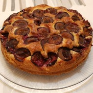 Пирог со сливами