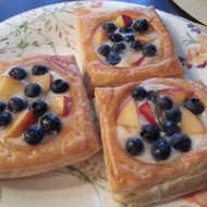 Слоеные фруктовые корзиночки