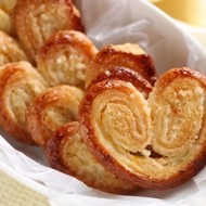 Слоеные ушки с сахаром