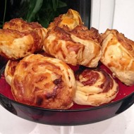 Слоеные ватрушки с лимонной цедрой