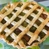 Слоеный пирог с брокколи и шампиньонами