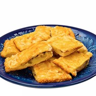 Слоеный пирог с картофелем и мятой