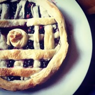 Слоеный пирог с земляникой