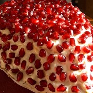 Слоеный салат с картофелем, мясом и орехами