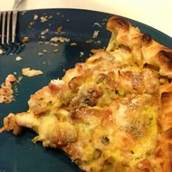 Слоёный пирог с курицей и грибами