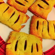 Слойки с тыквой, яблоками и корицей