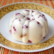 Сметанный десерт с яблоками