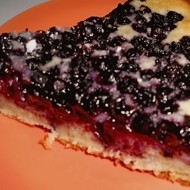 Сметанный пирог с черникой
