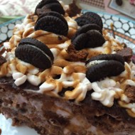 Сметанный торт с кремом из сливочного сыра