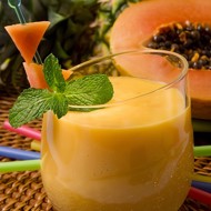 Смузи с папайей и персиками