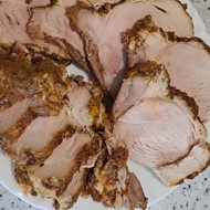 Сочная свиная лопатка в духовке