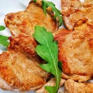 Сочное перепелиное филе, обжаренное на сковороде