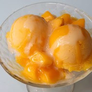 Сорбет из розового шампанского и персиков