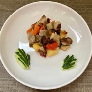 Соте с индейкой и имбирем в духовке