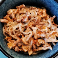 Спагетти ширатаки с лисичками