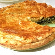 Спанакопита из слоеного теста