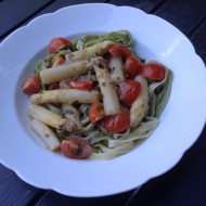 Спаржа в медово-горчичном соусе