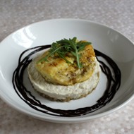 Спинка трески с брандадой, луком-пореем и шоколадным соусом