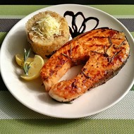 Стейки из семги и ризотто с лесными грибами и пармезаном