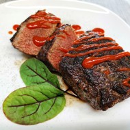 Стейк Black Angus на сковороде