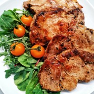 Стейк из свиной шеи по-французски