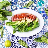 Стейк из тунца с капустой пак-чой