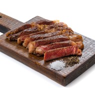 Стейк на сковороде