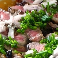 Стейк с понзу и грибным маслом