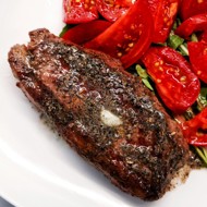 Стейк стриплойн на сковороде-гриль