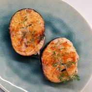 Стейки форели на сковороде