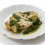 Стейки из цветной капусты с соусом чимичурри