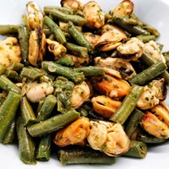 Стручковая фасоль с мидиями