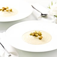 Суп из цветной капусты с сухариками