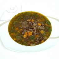 Суп из красного риса с говядиной