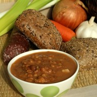 Суп из красной фасоли с грецкими орехами