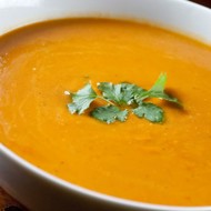 Суп-пюре с нутом и карри