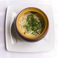 Суп с фасолью и копченой грудинкой по-югославски