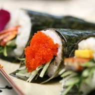 Суши с крабами и икрой