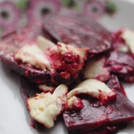 Свекольный гратен с сыром фета