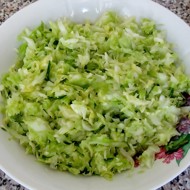 Свежая капуста с луком