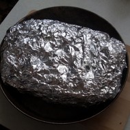 Свинина в фольге со специями и чесноком