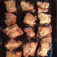 Свиные ребрышки с соусом из сельдерея и петрушки