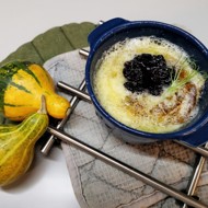 Сыр бри с ягодным чатни