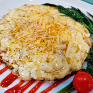 Сырная яичница с луком-пореем