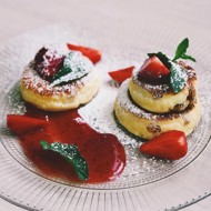 Сырники с клубничным соусом